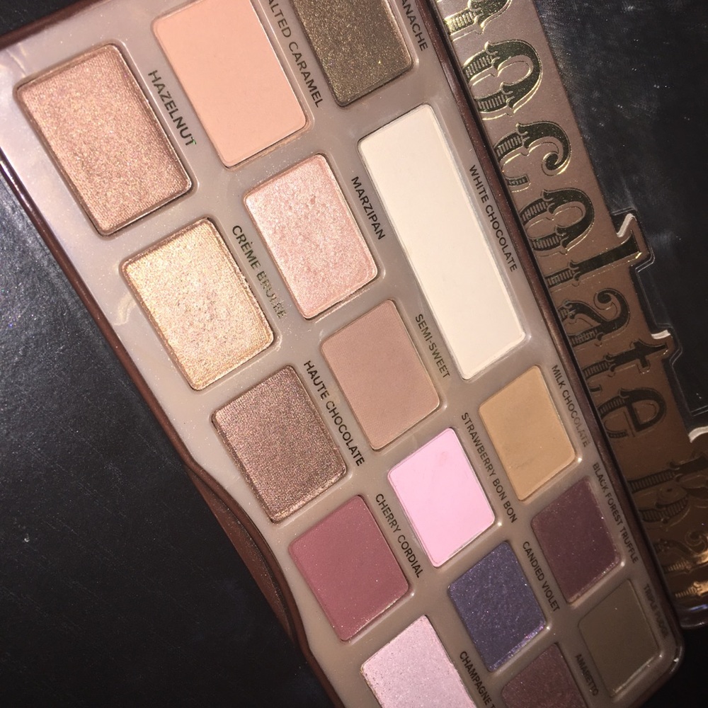 Too faced chocolate bar palette